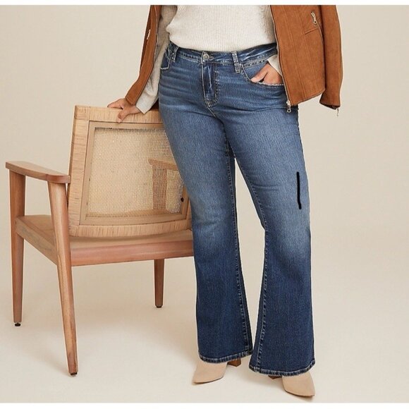 NWT Maurices Flared Jeans Womens 16 Blue Stretch High Rise - Picture 1 of 10
